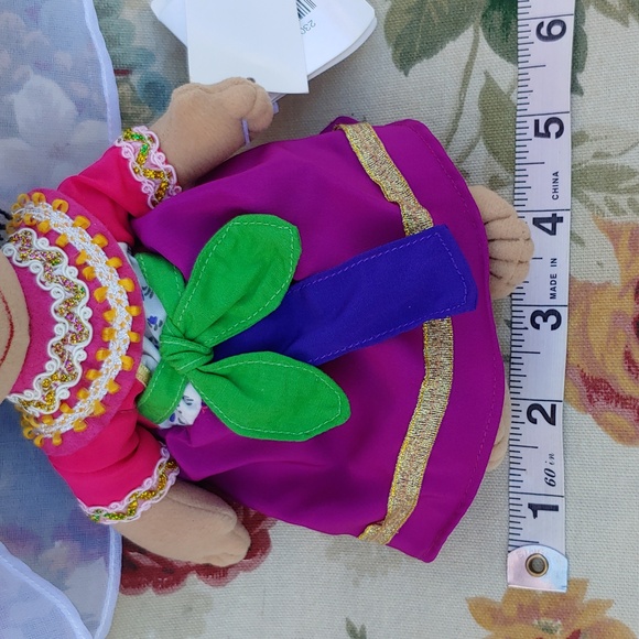 Vintage Disney Parks It's a Small World India Doll with Veil 9" x 5" NWT - Picture 11 of 11